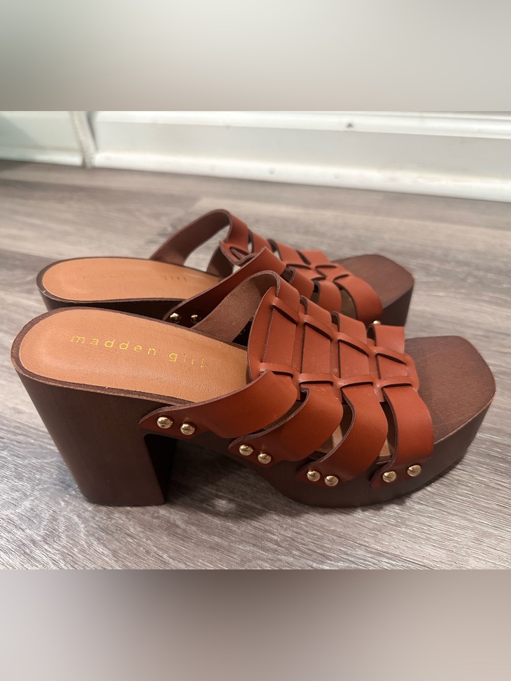 Madden Girl Chunky heel sandals